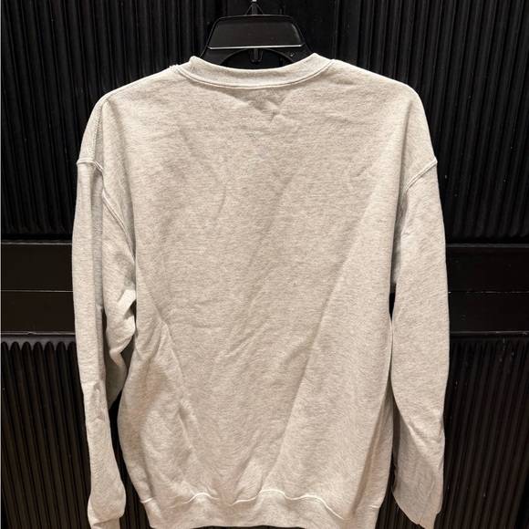 Gildan Gray Crewneck Sweatshirt with Red and Gold Kansas City Chiefs Logo - Picture 3 of 3